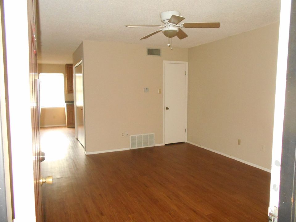 1st image of 1226 Baylor Ave APT 114