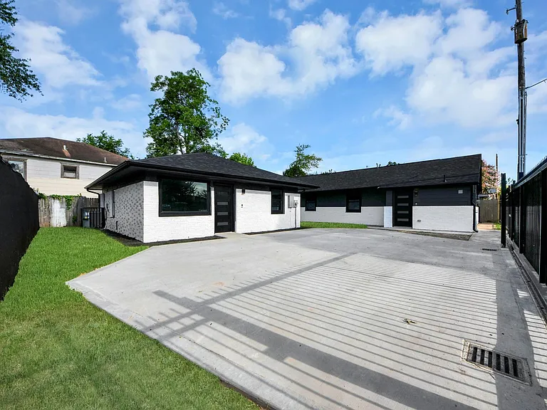 6201 Batterson St — Photo 30