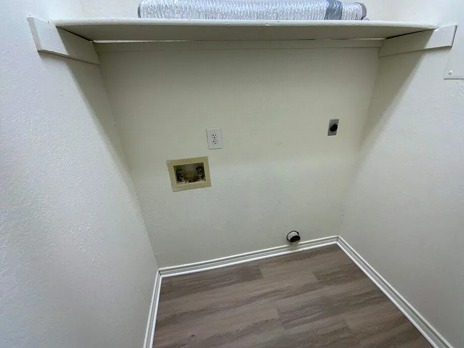2 bed, 1050 sqft, $950 — Photo 4