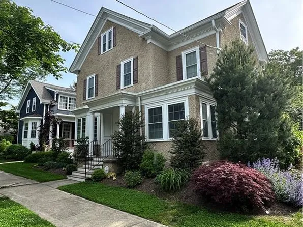 59 Blackstone Blvd, Providence, RI 02906