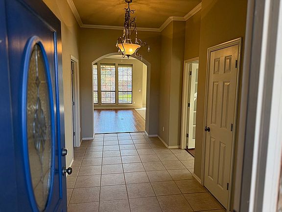 4th image of 2802 Coldbrook Ln