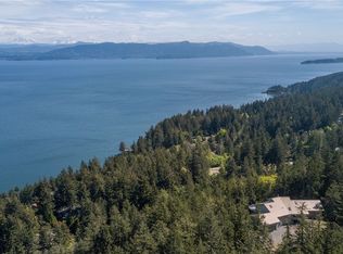 3030 Mount Vista Dr, Lummi Island, WA 98262