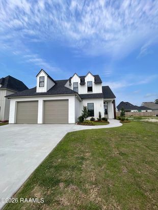 205 Prague Ave, Youngsville, LA 70592