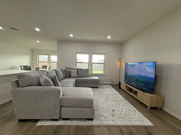 305 Charmed Way — Photo 10