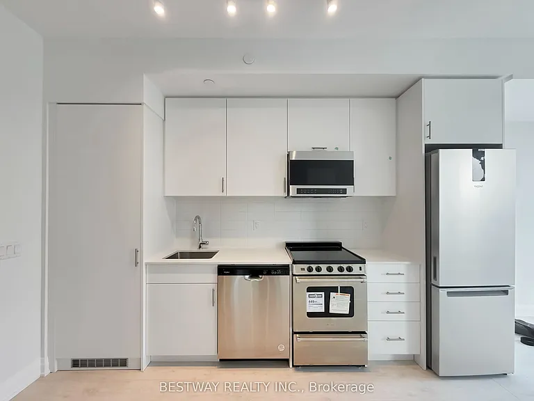 412 Silver Maple Rd #207 — Photo 4