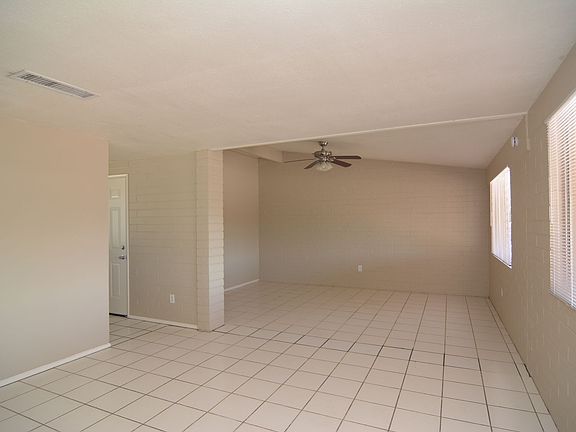 3rd image of 518 W Santa Paula St