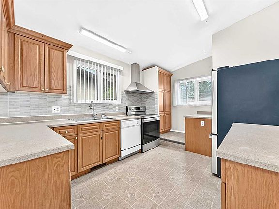 4th image of 2912 SW Brentwood Blvd NW