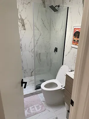 Rented by Center Avenue Equity Co LTD | media 14