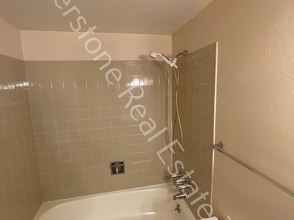 5th image of 2269 Split Rock Dr