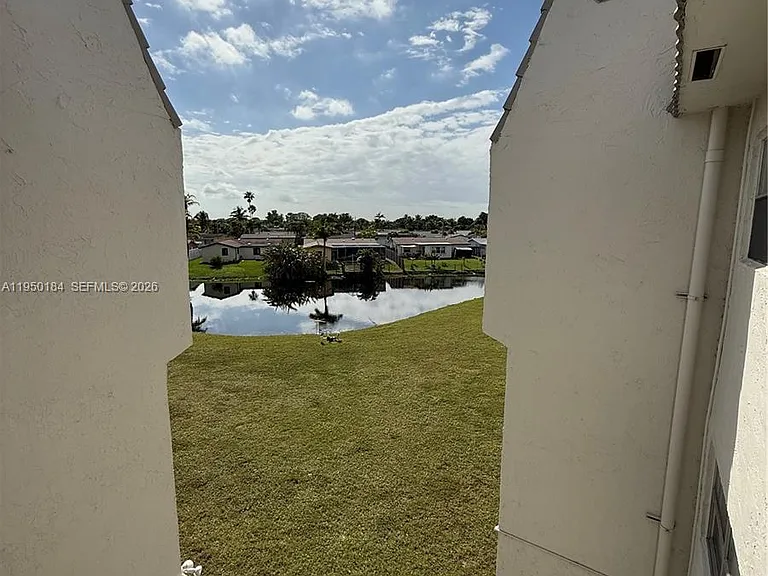 8135 Sunrise Lakes Blvd #302 — Photo 42