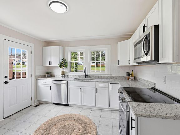 5th image of 1104 Georgetown Rd NW
