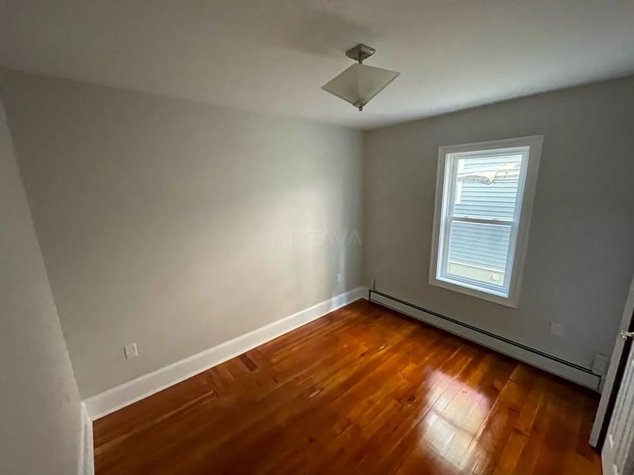 4 bed, 1200 sqft, $5,000 — Photo 4