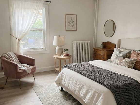 2nd image of 41 Elizabeth St #2