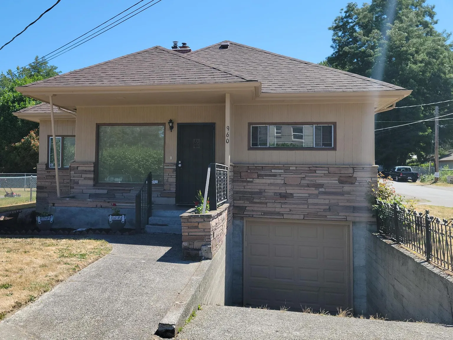 2 bed, 1.5 bath, 1000 sqft, $2,600 — Photo 1