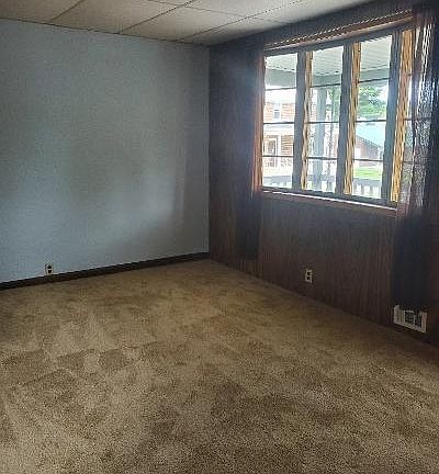 3rd image of 33 W Hartford St