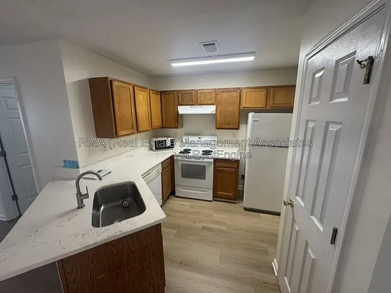 1330 Labonte Pkwy — Photo 4