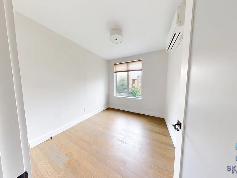1079 Lafayette Ave #301 — Photo 11