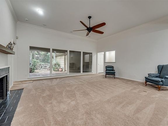 4th image of 10 Vicksburg Ln