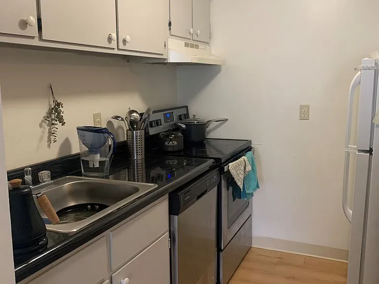 University Park Apartments near Cornell University — Photo 295