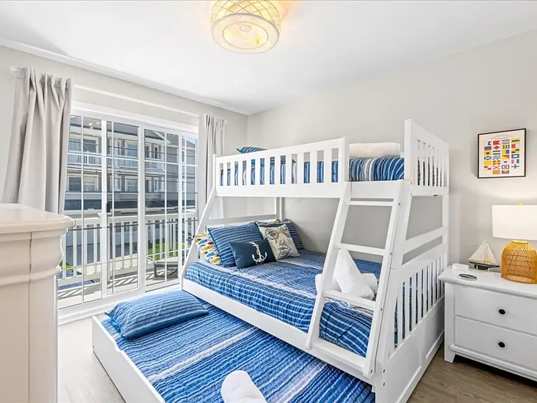 2757 Asbury Ave #A — Photo 9