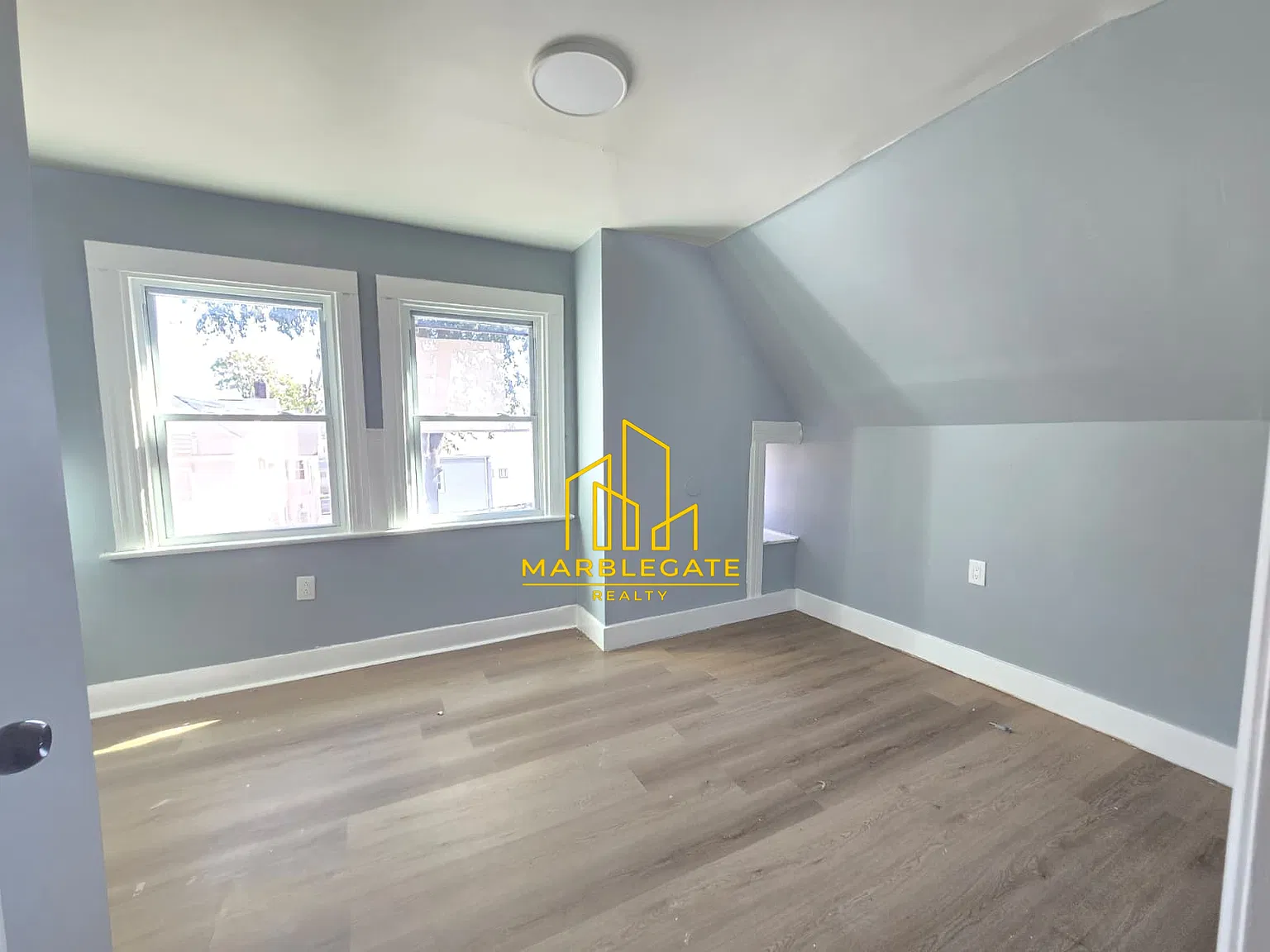 2 bed, 850 sqft, $1,800 — Photo 4