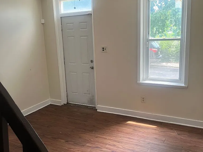 405 E Rittenhouse St — Photo 2