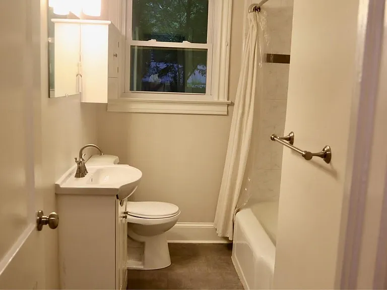 33 Gurley Ave — Photo 9
