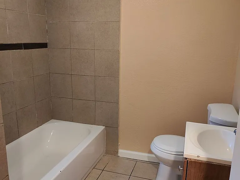 1733 L Ave — Photo 7