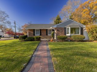 126 Garden Ter, Edison, NJ 08817