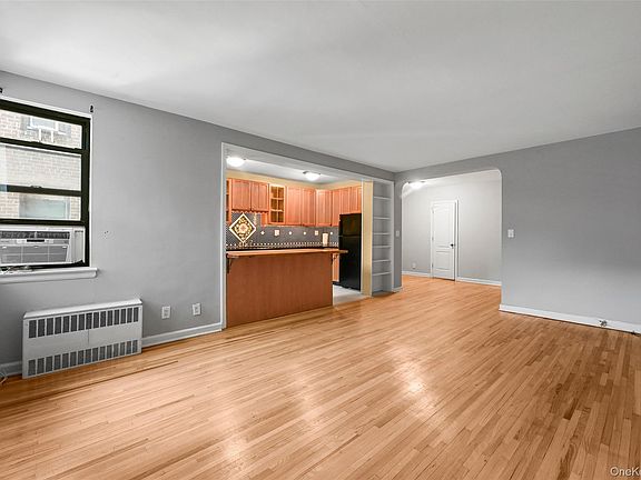 4th image of 142 Garth Road #3T