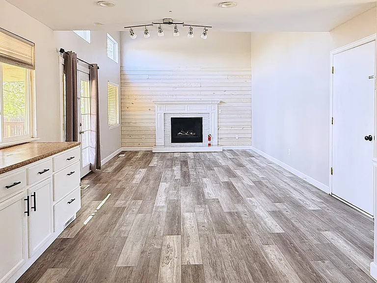 3940 W Union Ave — Photo 6