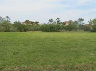 305 Deerwood Ln, Fort Pierce, FL 34947