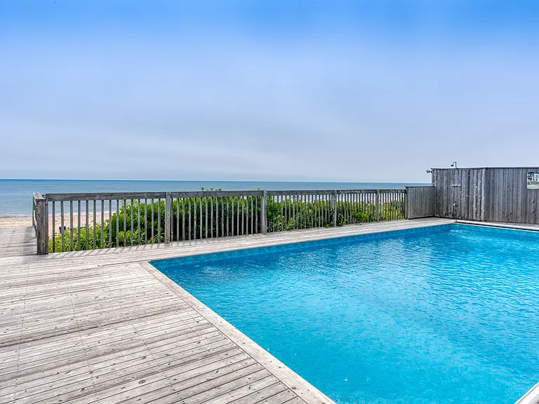 40 Dune Rd — Photo 17