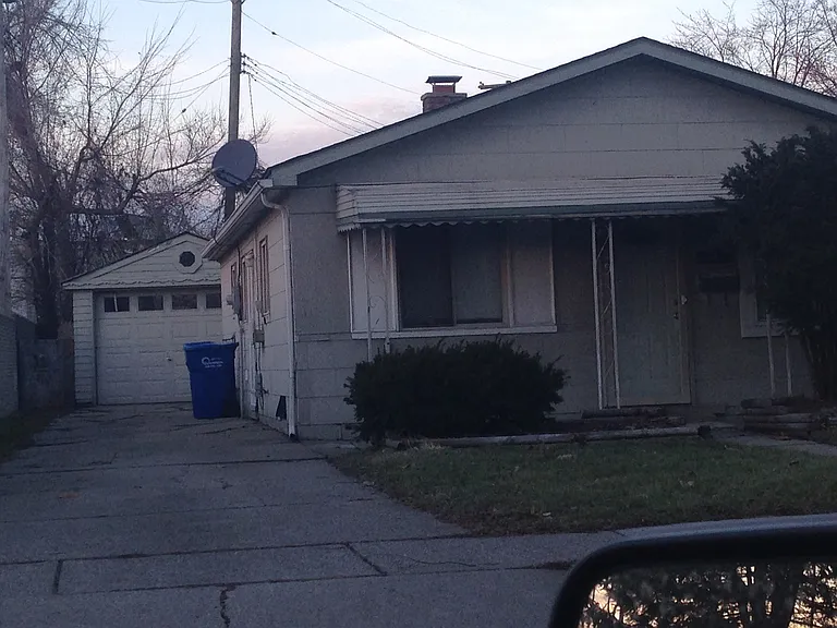 12433 Sidonie Ave — Photo 2