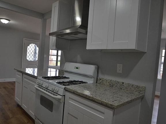 5th image of 803 Briarwood Dr