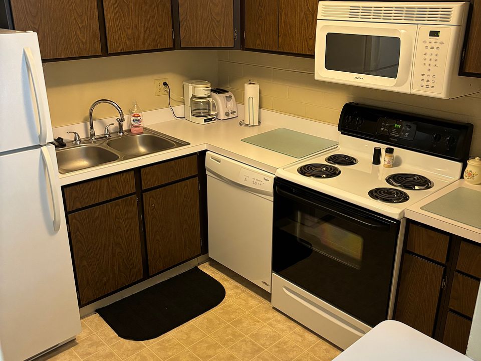 1st image of 2106 Kanawha Blvd E APT 315