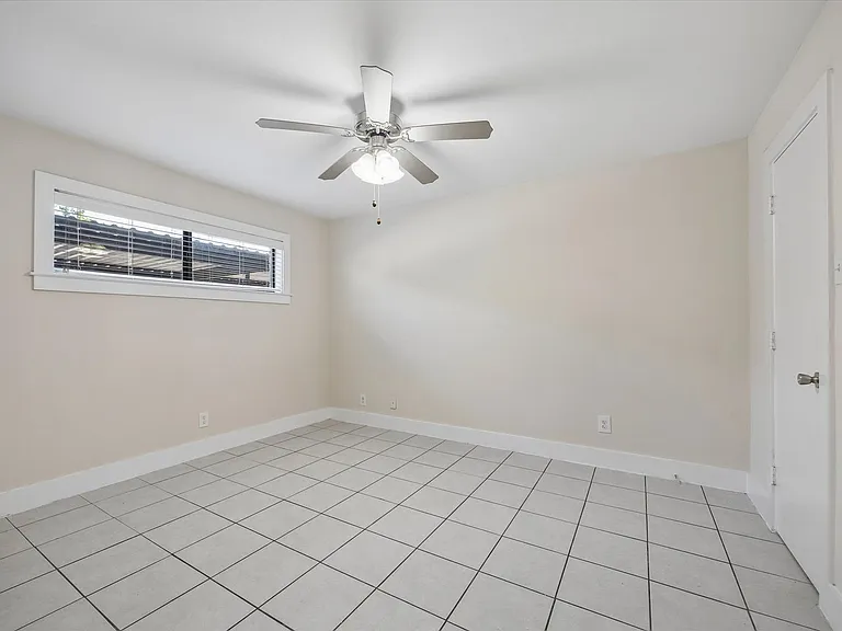 4300 Rosslyn — Photo 33