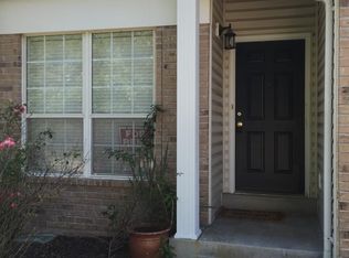 1350 Parkview Estates Dr, Ballwin, MO 63021