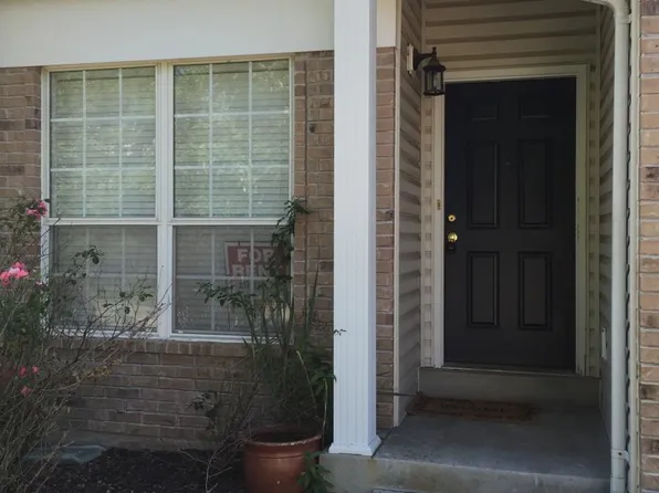 1350 Parkview Estates Dr, Ballwin, MO 63021