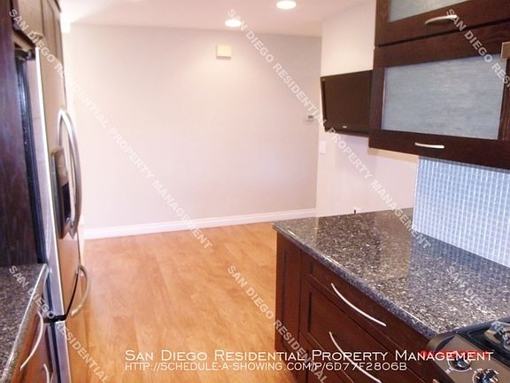 5th image of 829 Glenwood Way