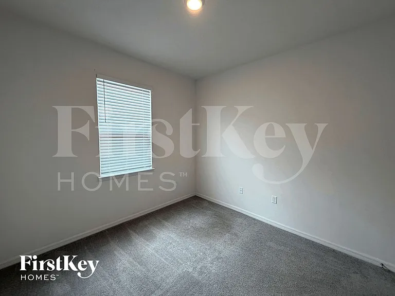 213 Autumn Ridge Rd — Photo 10