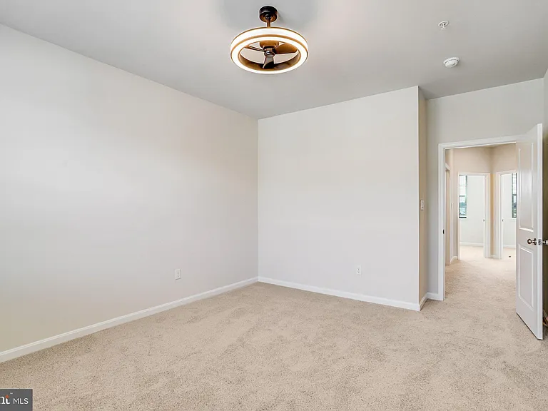 385 Ensemble Way — Photo 20