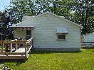 4th image of 3529 Dean Ave
