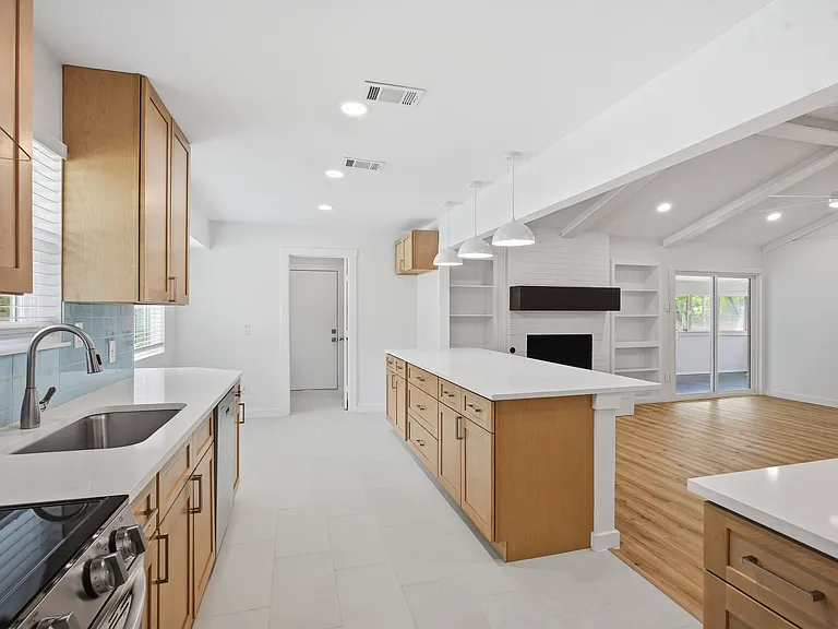 3013 Conejos Dr — Photo 9