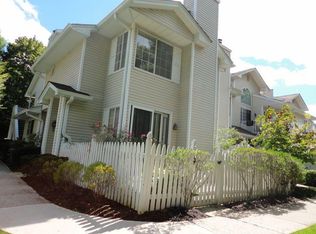 17 Encampment Dr, Bedminster, NJ 07921