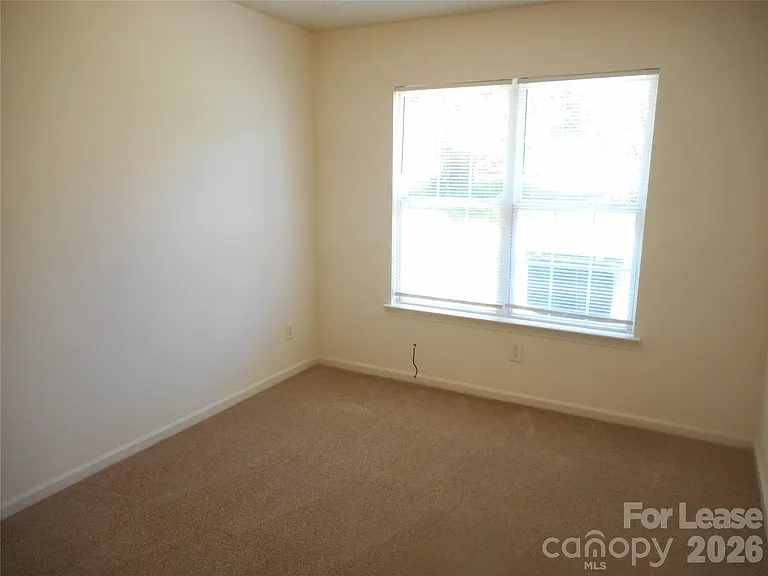 5901 Meadow Hill Dr — Photo 13