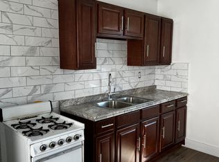 26 Lincoln Ave #2R, Riverside, RI 02915