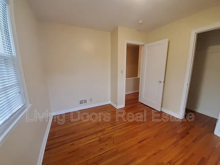 314 S 47th St — Photo 5