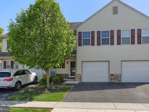 111 N Village Cir #L-0119, Palmyra, PA 17078