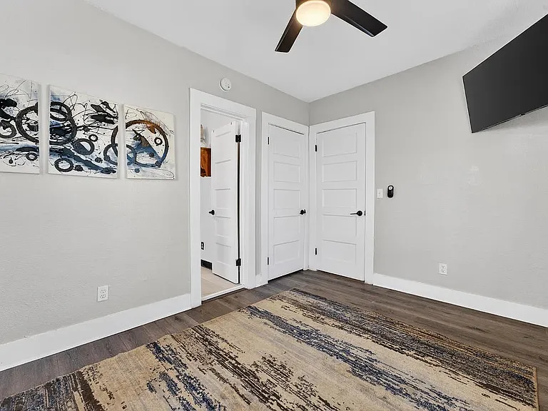 815 Oak St — Photo 18